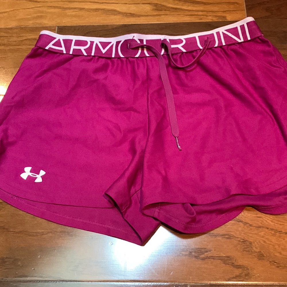 Underarmour athletic shorts